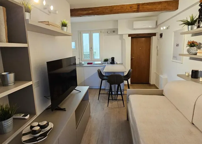 Elegant And Beautiful In The Heart Of Appartamento Modena